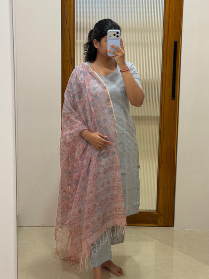 Grey self check handloom cotton with light pink Kota dupatta