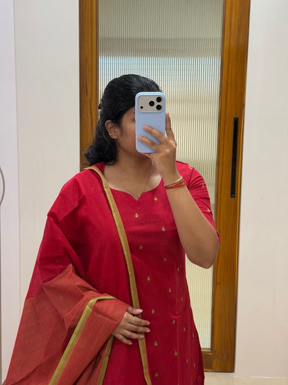 Red with green butta handloom cotton 3 piece set