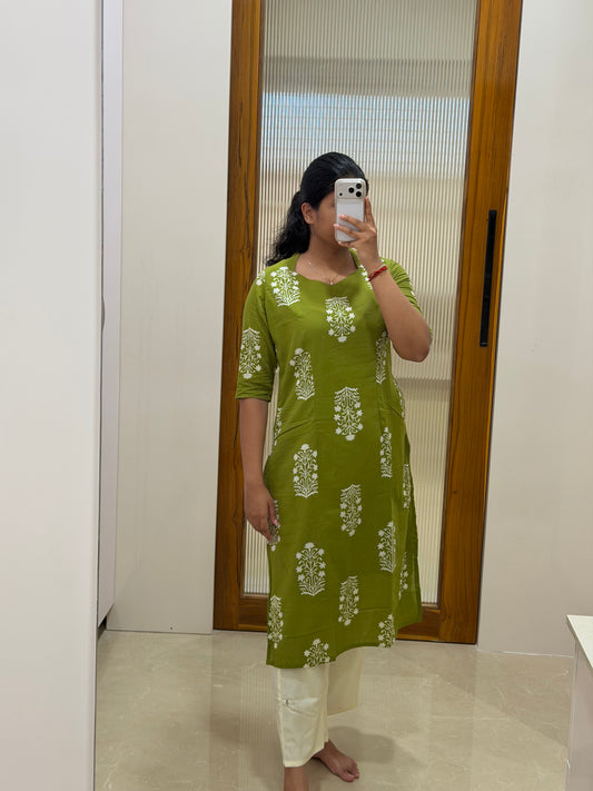 Green motif and cream coord set