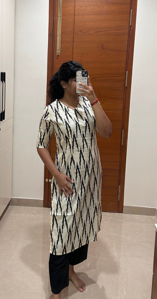Offwhite and black abstract coord set