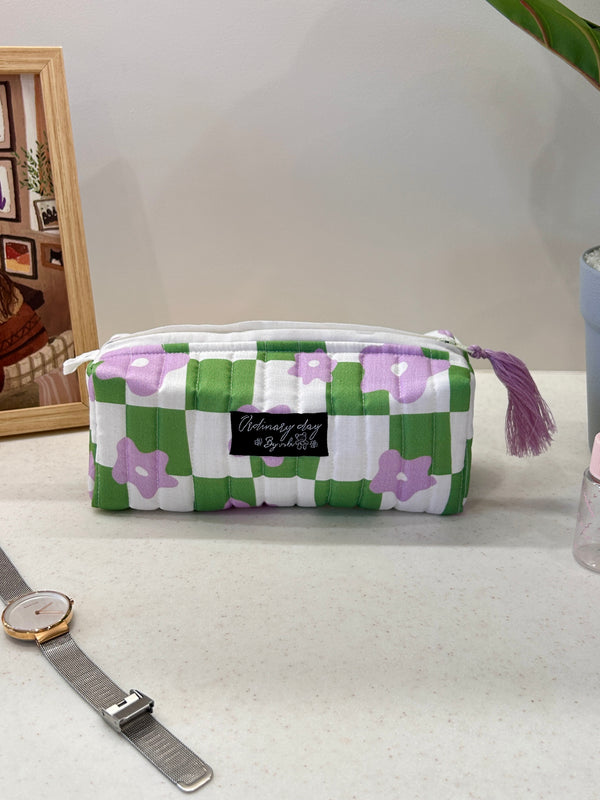 Green checks - Box pouch (medium)
